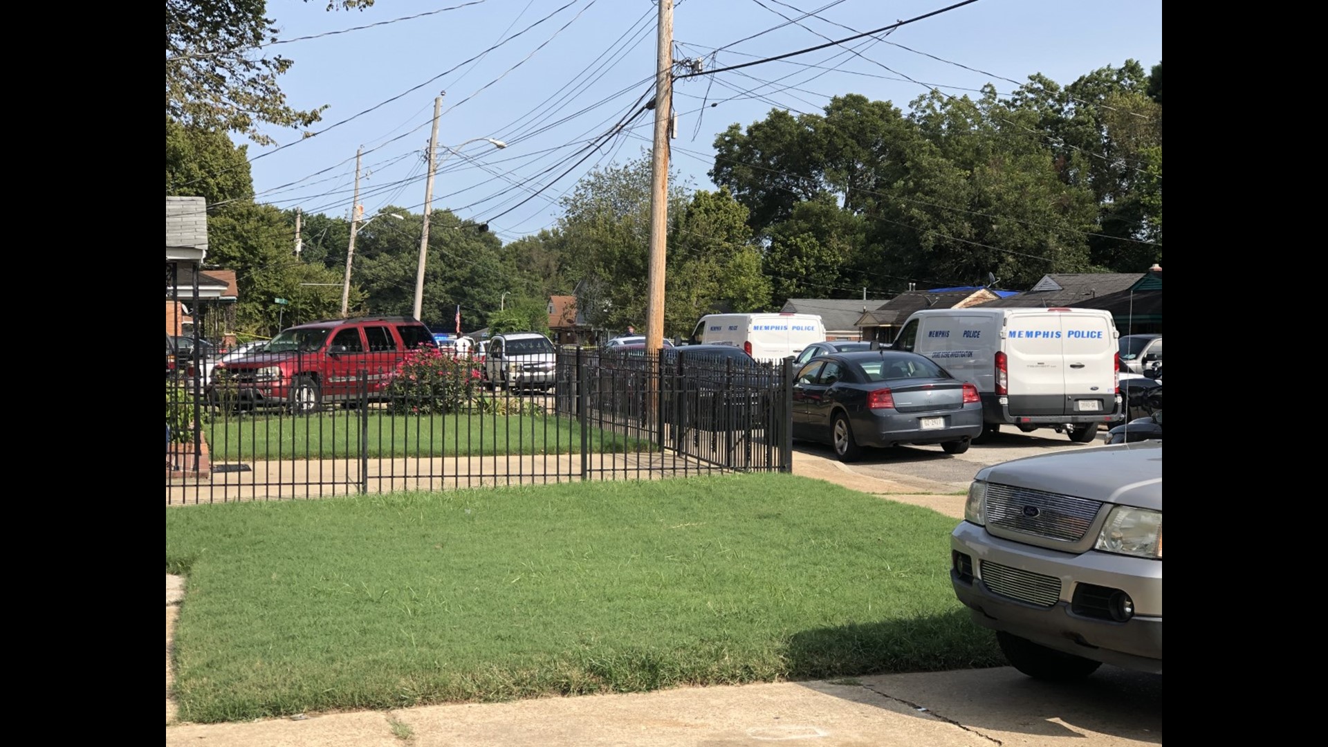 Police search for two suspects after man shot to death in north Memphis ...