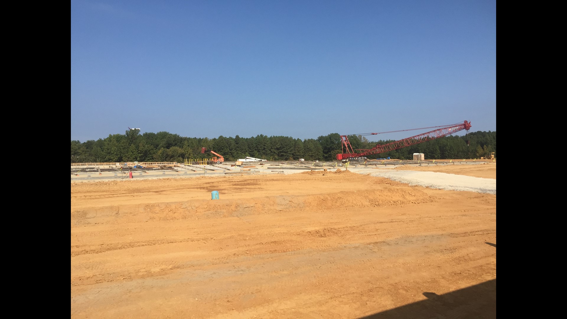 MS Governor Phil Bryant on hand as Spectra Laboratories announces new