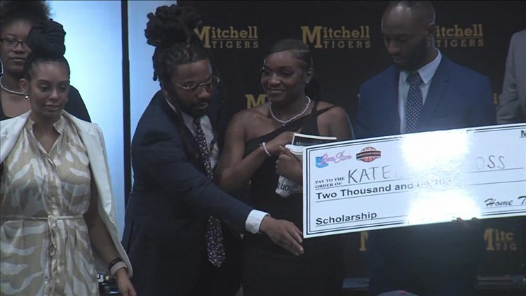 Former Memphis Tiger gives back to his alma mater with scholarships for Mitchell High students