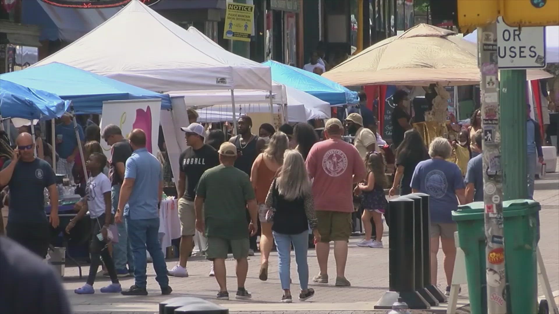 Saturday, the Memphis entertainment district was crawling with art!