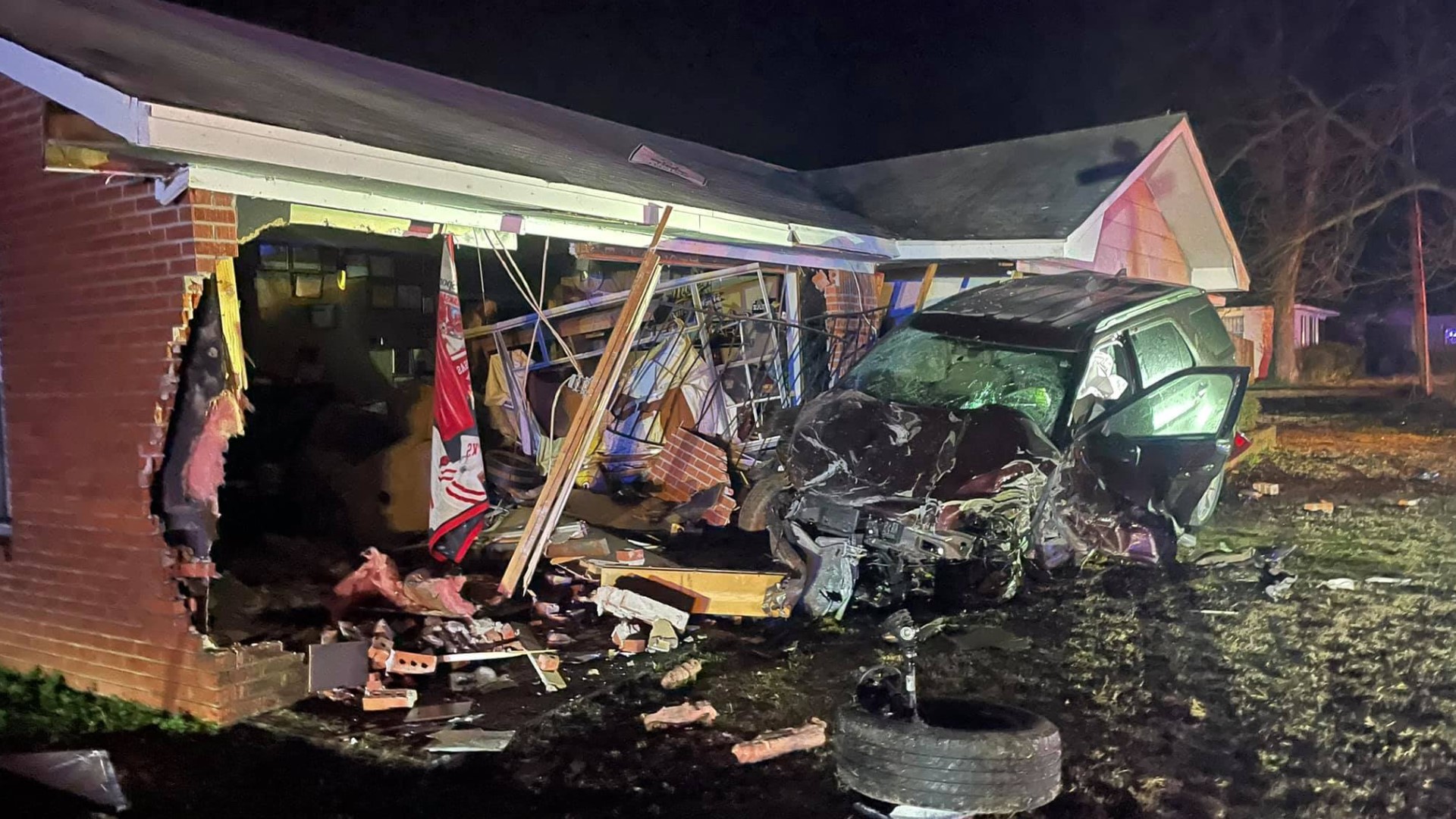 Earle, Arkansas power outage caused by crash