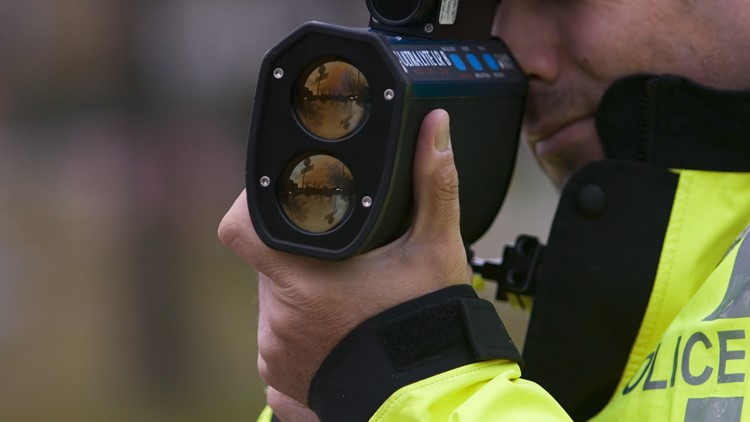 Captan a conductor que circulaba a 133 millas por hora en una zona limitada a 65