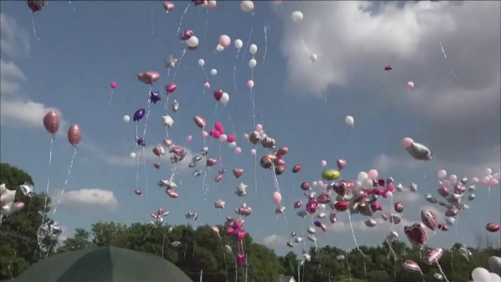 Family, friends and Memphians moved by Samuels' story showed up to release dozens of balloons in the four-year-old's honor