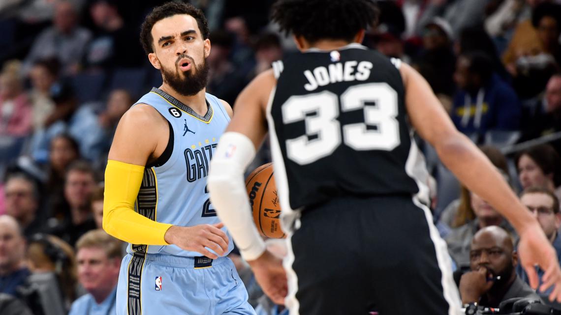 Tyus Jones says his brother, Tre, has 'done a great job' navigating