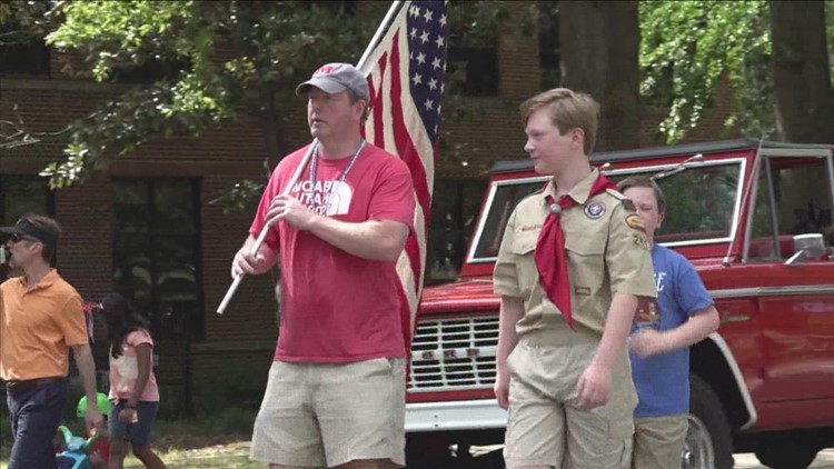 East Memphis neighbors celebrate the 4th with a morning parade