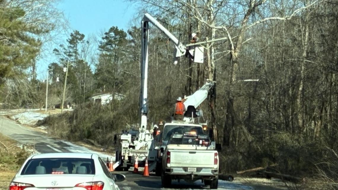 Nine days in the dark: North Mississippi communities band together to survive