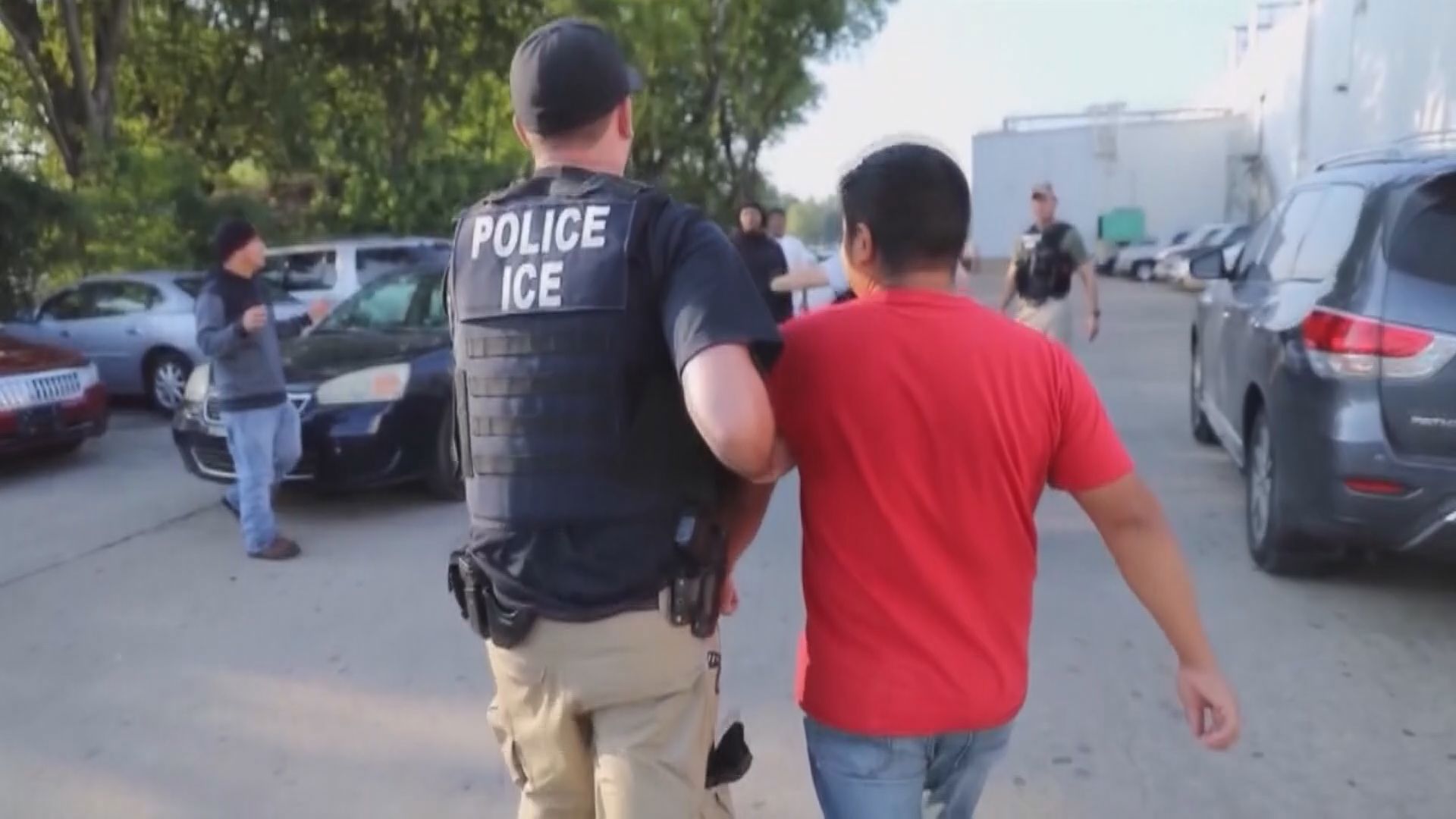 ICE conducts overnight operation on Macon Road