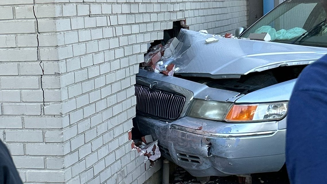 Lady Crashes Into Cars In Parking Lotnull