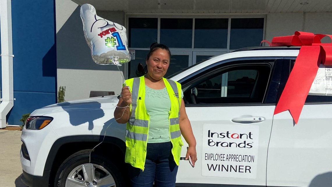 Memphis resident wins brand new car from her employer - Vimarsana News