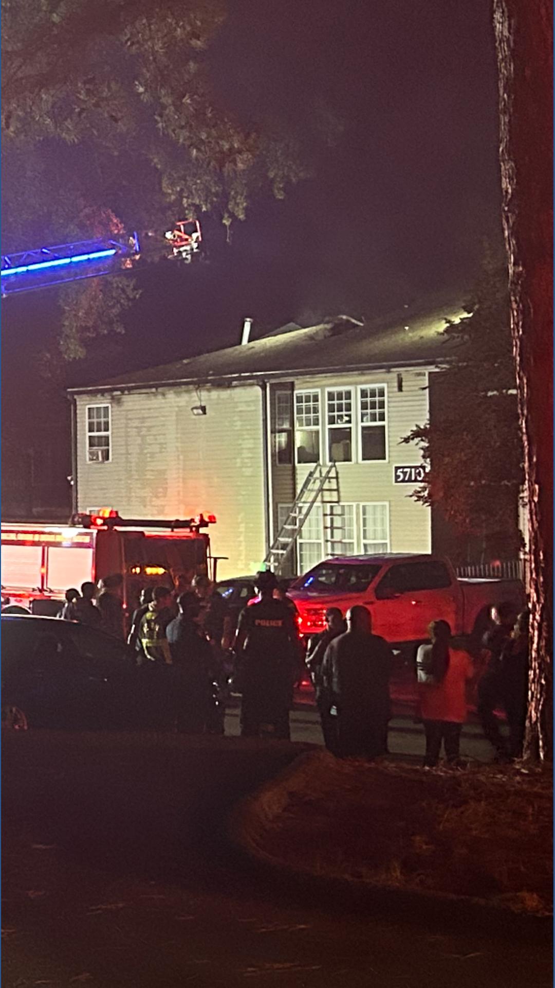 Crews battle apartment complex fire in northeast Memphis on Tangle Oaks ...