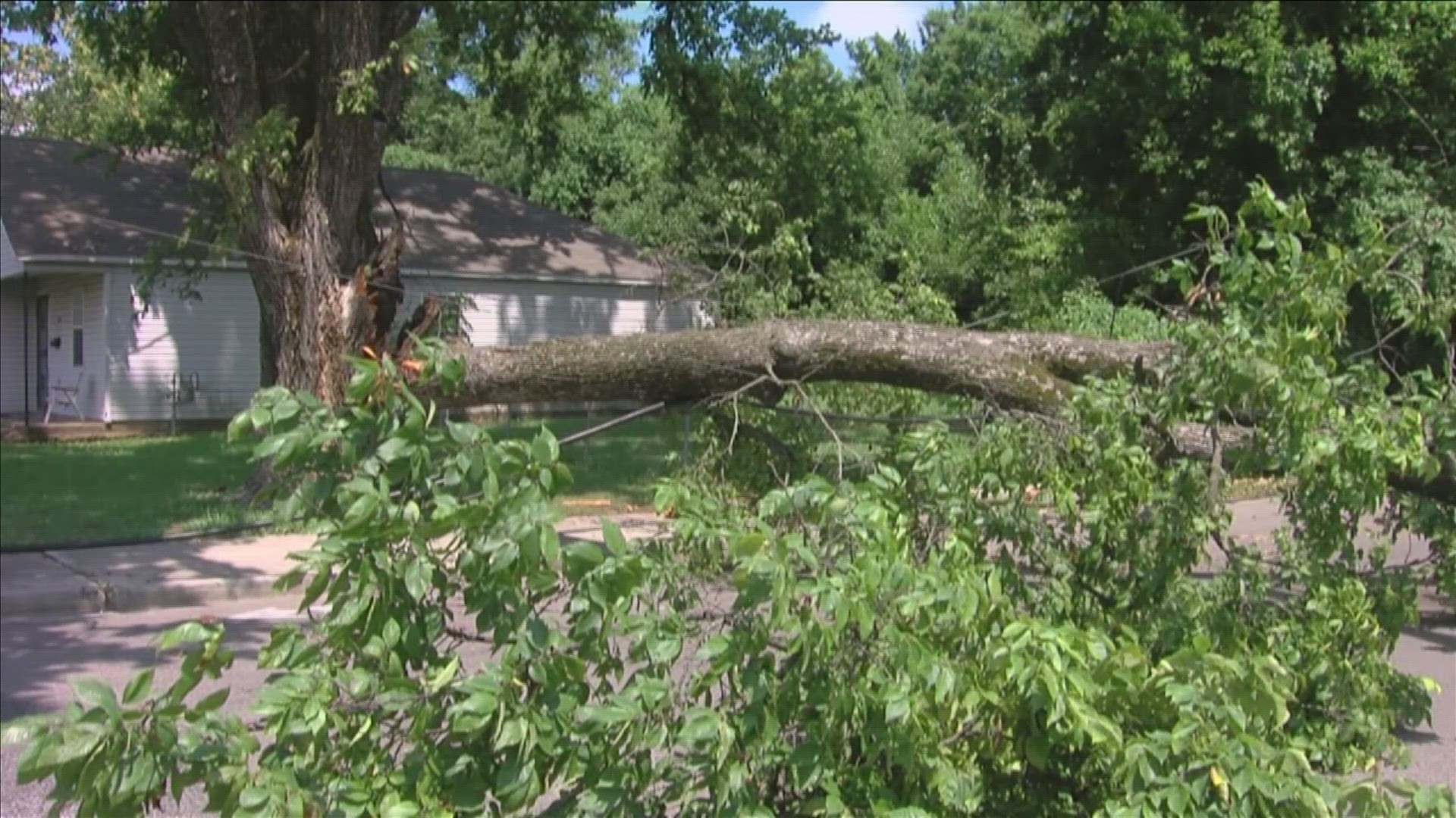 The storms that keep popping up across the Mid-South continue to cause problems for residents in the area.