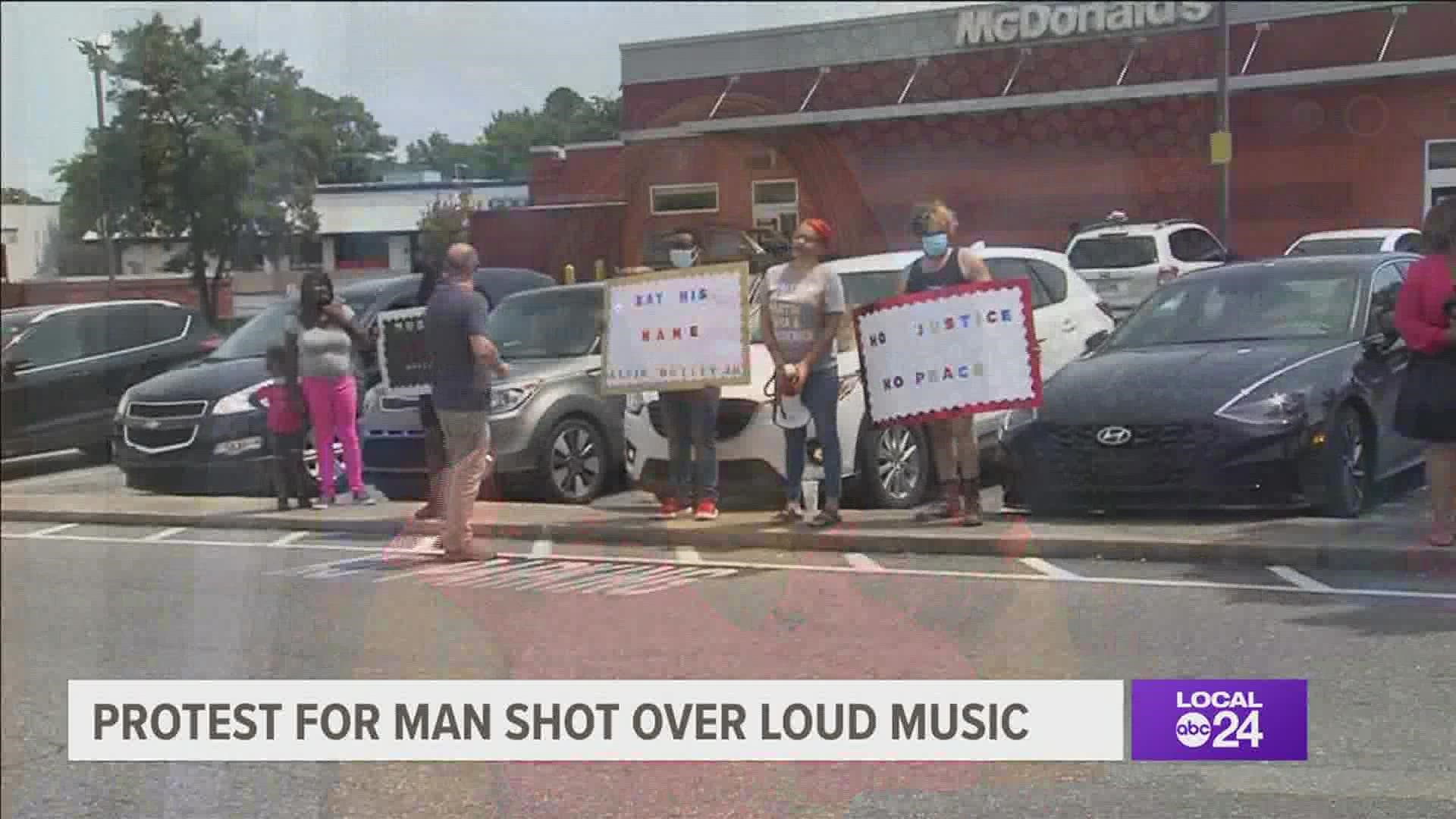 Saturday, activists gathered at the gas station to block the pumps and play their own music in protest.