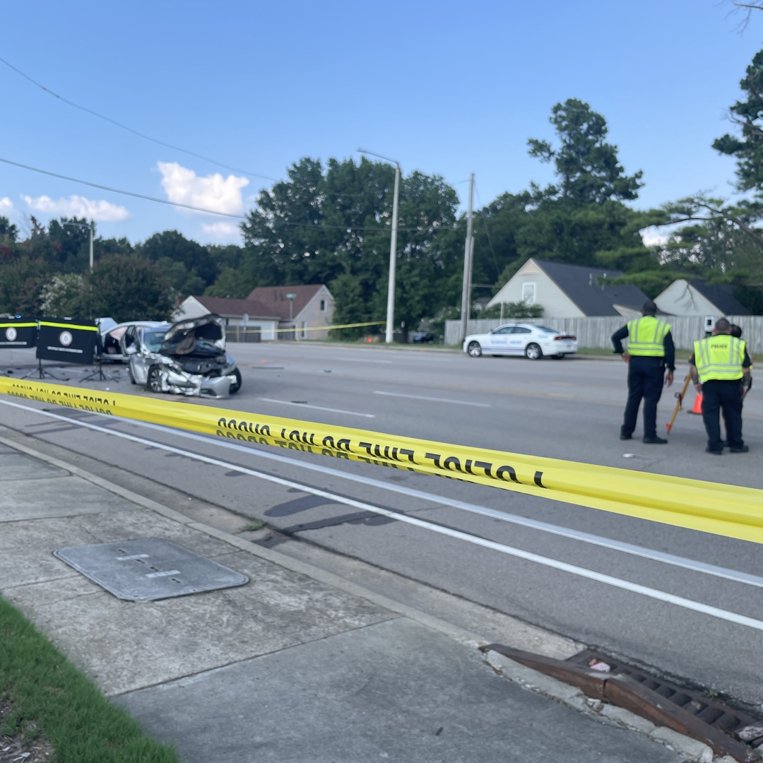 Memphis Police say 1 dead, 2 hurt after Kirby Road crash | localmemphis.com