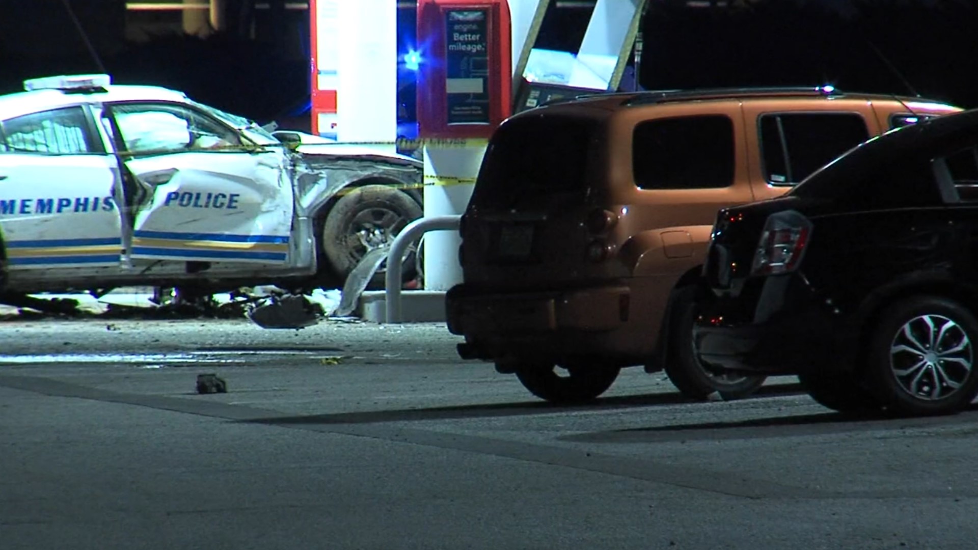 Memphis Police officer, driver killed in crash on Shelby Drive ...