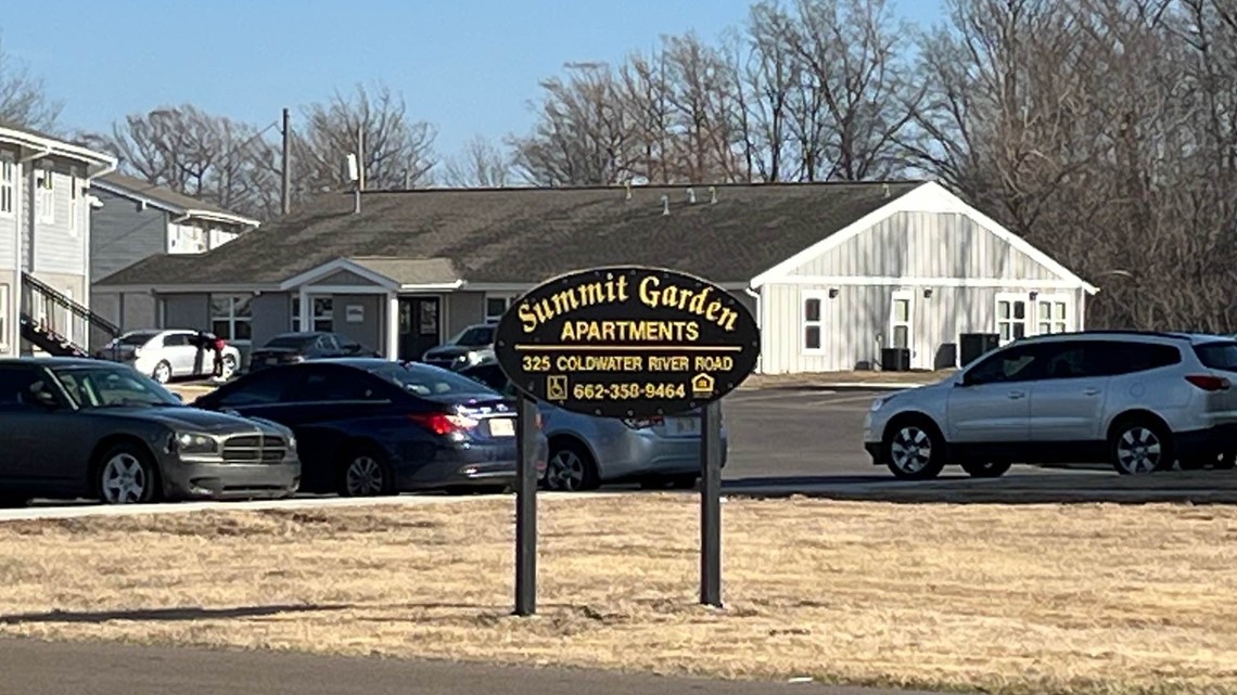 Jonestown, Mississippi two children killed, third held hostage