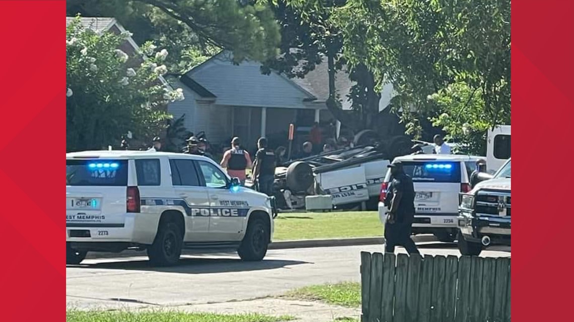 West Memphis Police Car Crashes Into Front Lawn Localmemphis Com   Be3bb284 748b 4187 Ad75 B52770e608d6 1140x641 