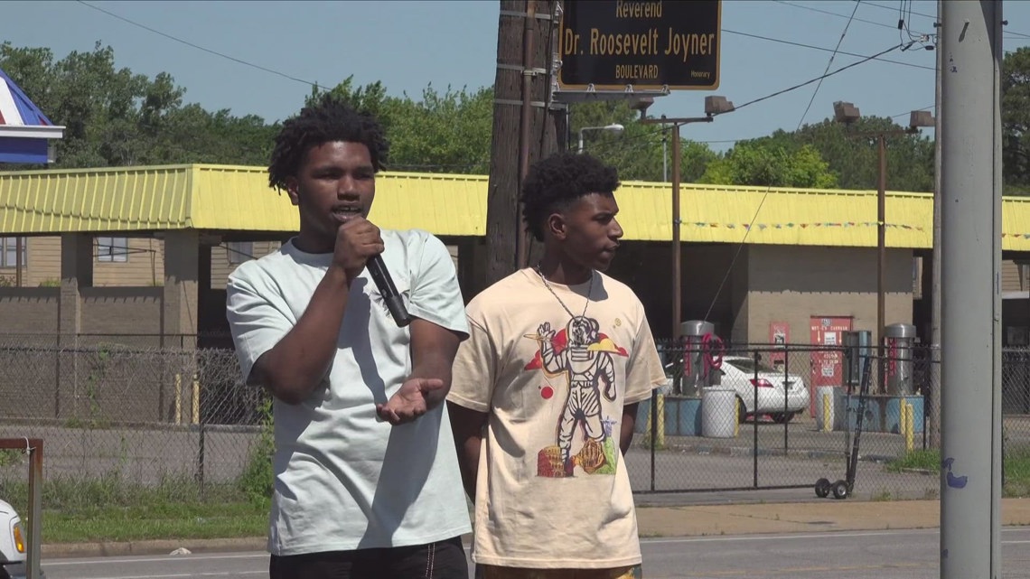 Teen owners of Butta Butter Cookies hold Stop the Violence rally