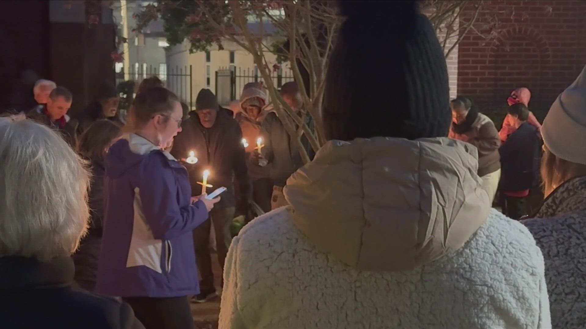 Aid organization Room In The Inn hosted a vigil Thursday night in remembrance of the members of Memphis’ homeless community who have passed in the last year.