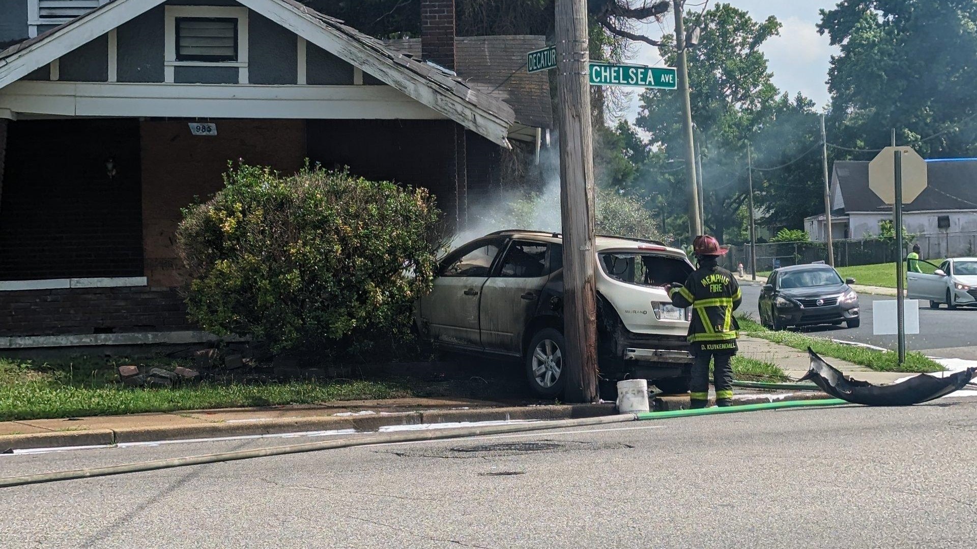 MPD: Woman critically injured in one-car crash in North Memphis