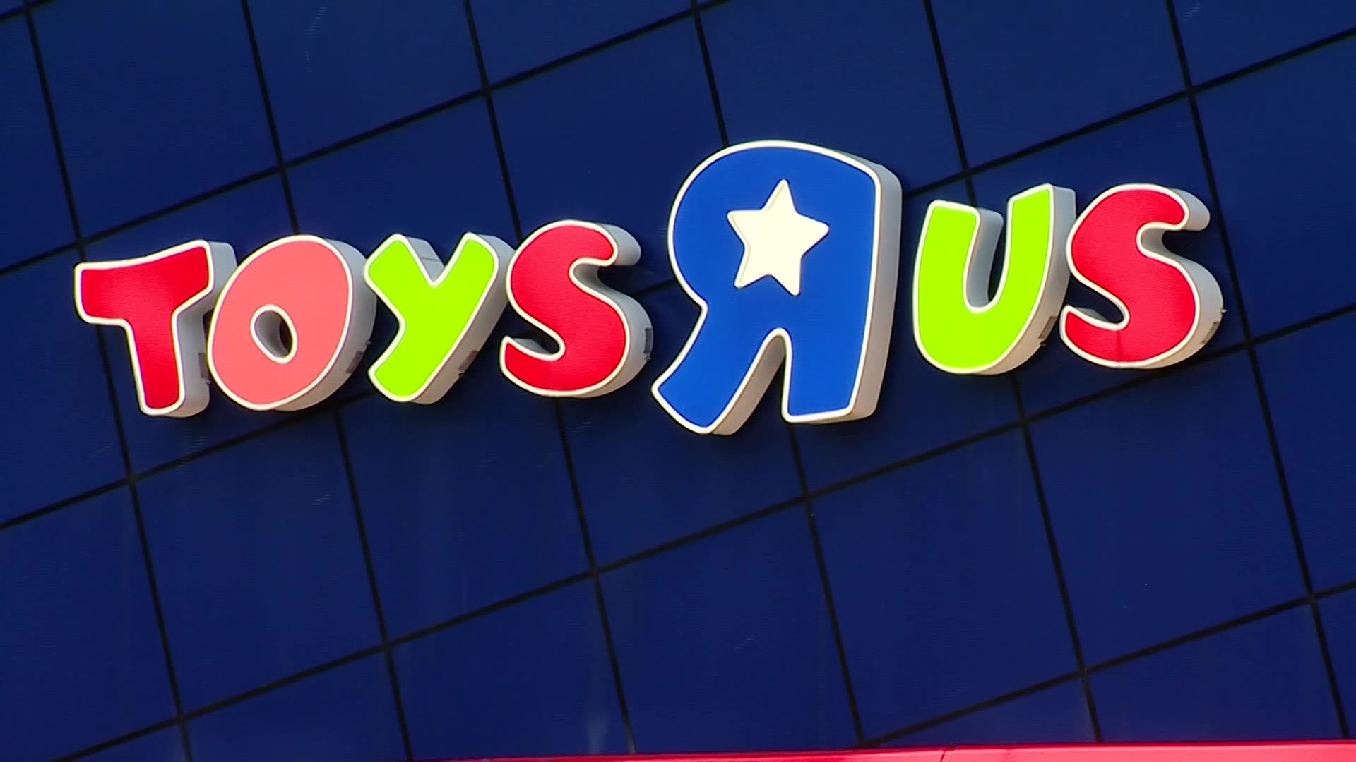 Toys R Us is relaunching its brickandmortar business with a new