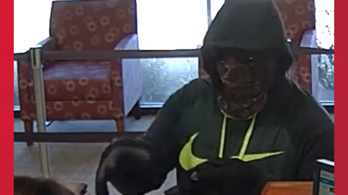 mpd-video-released-of-wells-fargo-bank-robbery-suspect-localmemphis