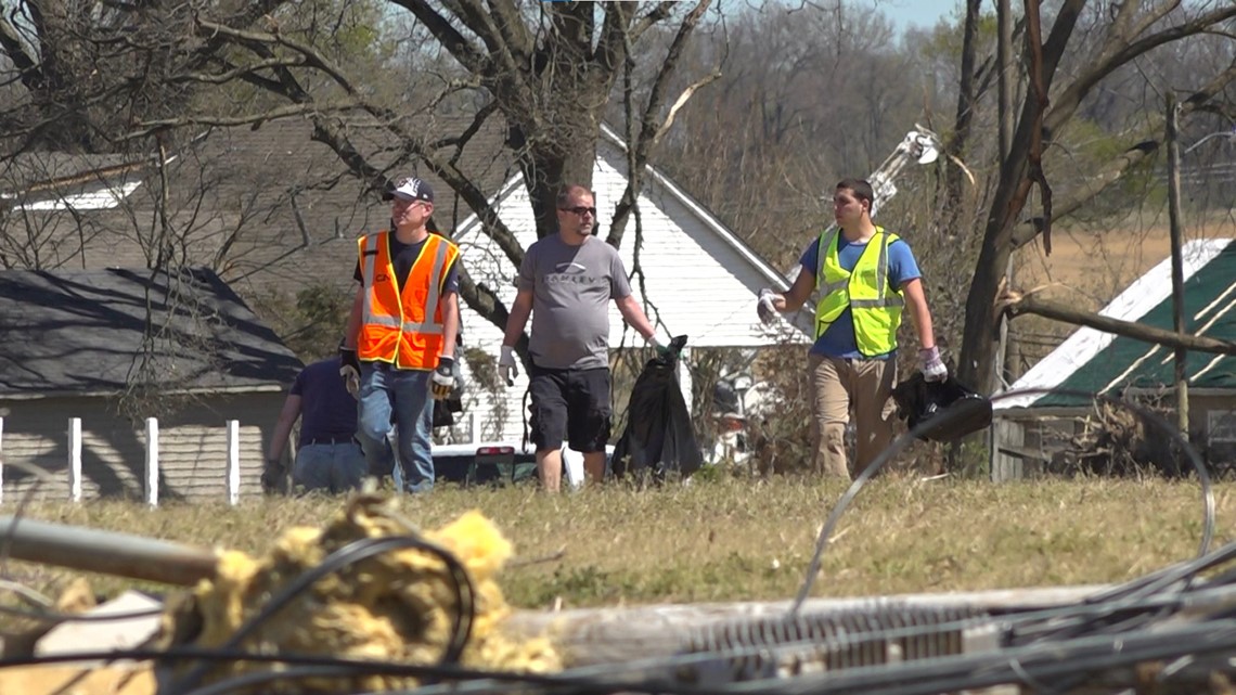 Hundreds volunteer to help Covington recover from tornado