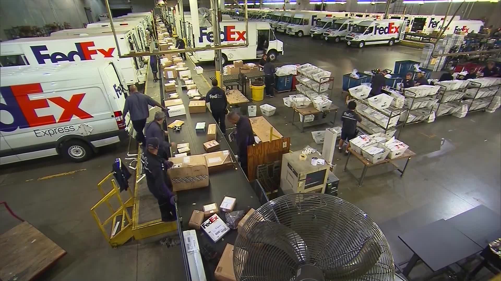 FedEx, UPS raising fees on heavy packages