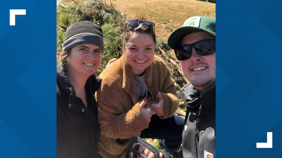 Residente de Memphis ayuda a vecinos a recuperarse de tormenta de hielo