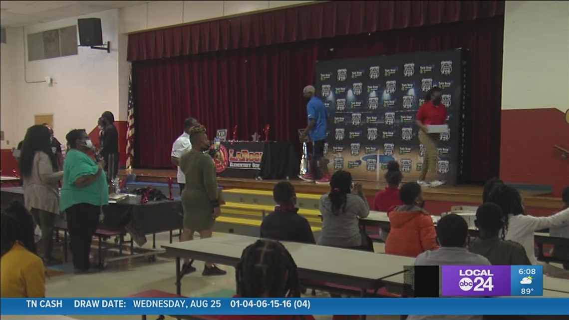 Students got a special visit from MPD officers - Vimarsana News