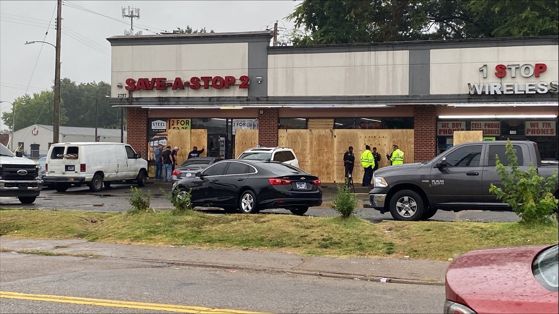 Feds: 21 charged and corner store shut down in Memphis - Vimarsana News