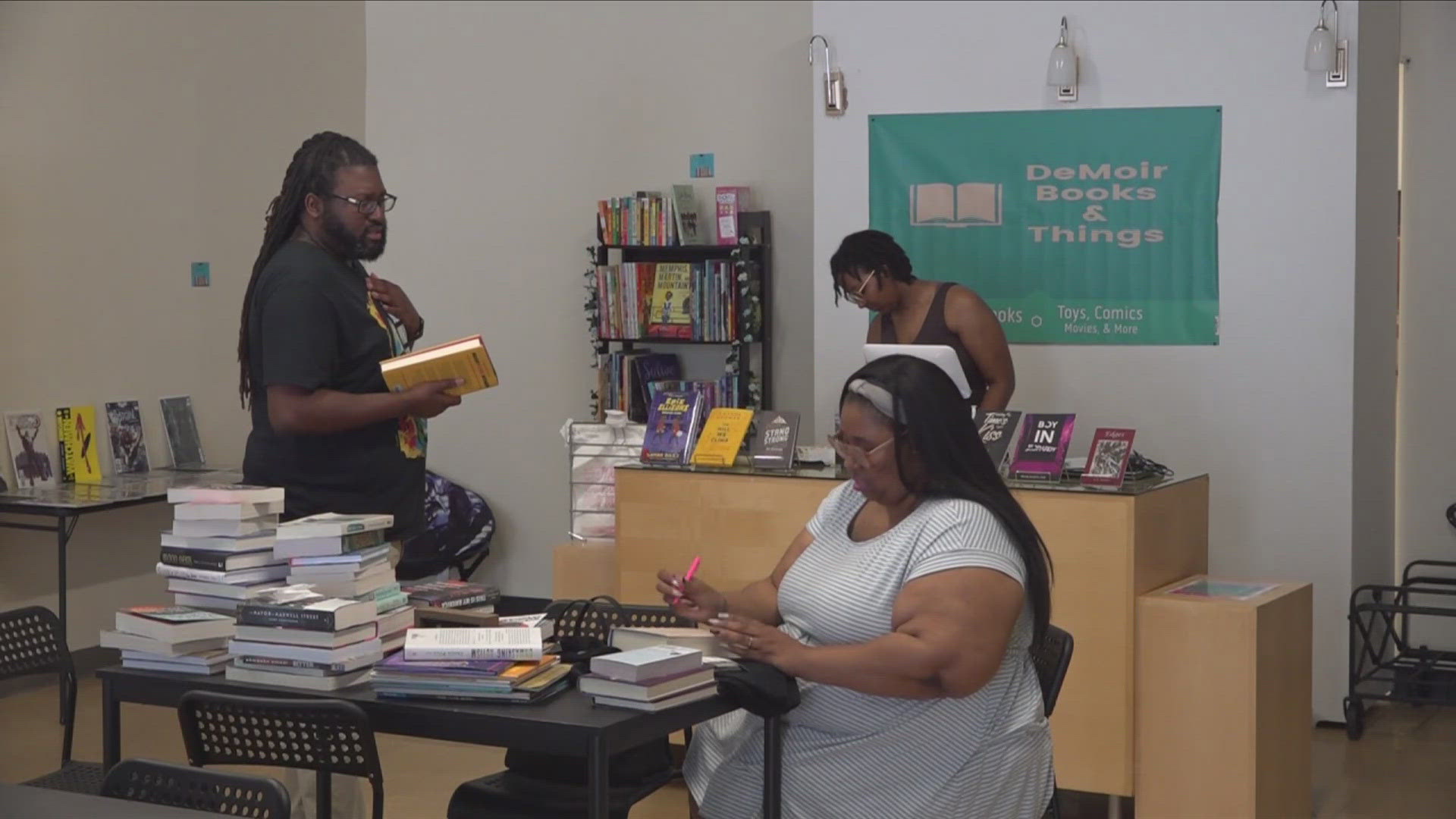 A program from the Downtown Memphis Commission is helping one local bookstore open back up at a new location.