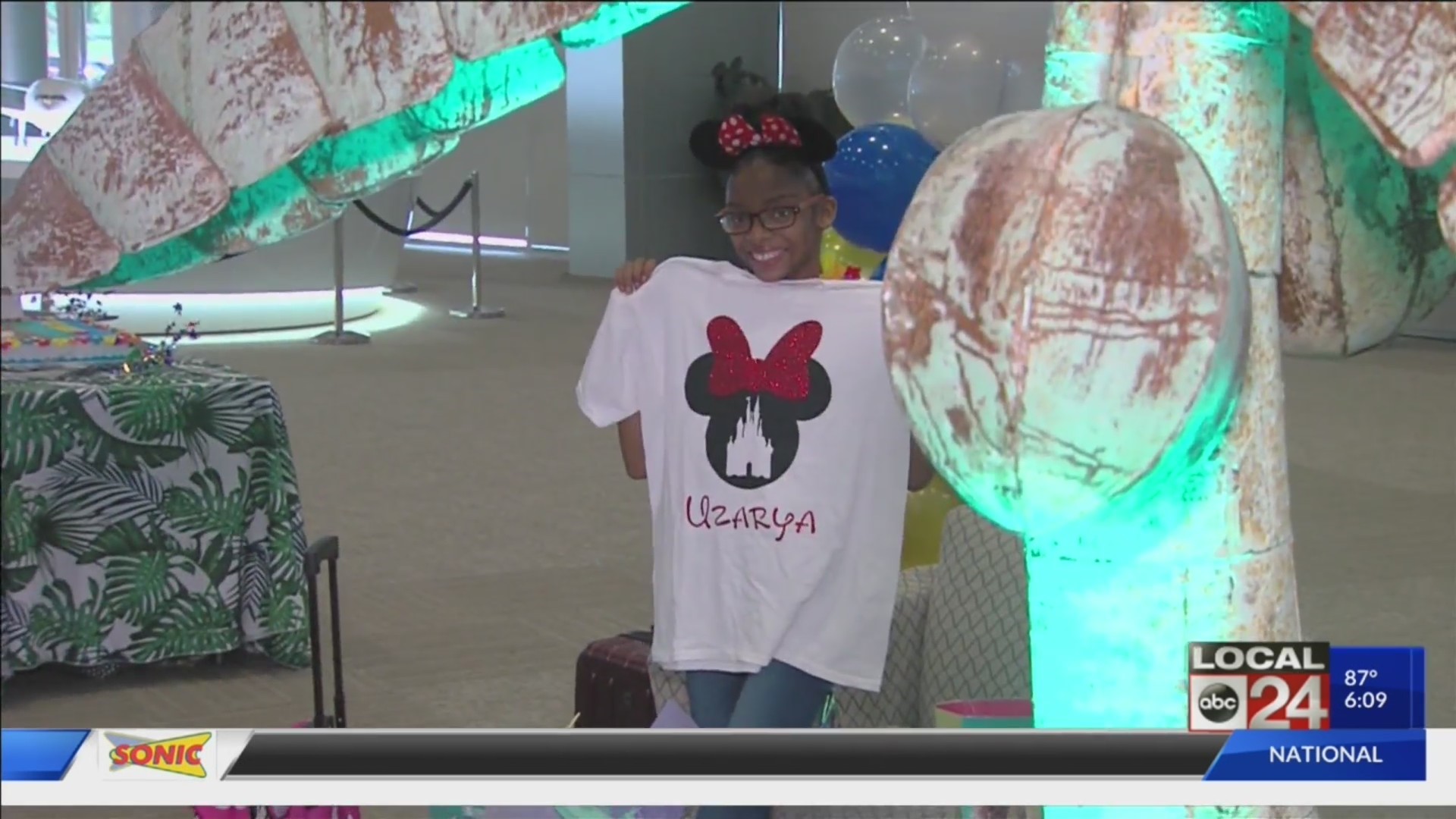 13-year-old Make-A-Wish girl surprised with a Disney cruise