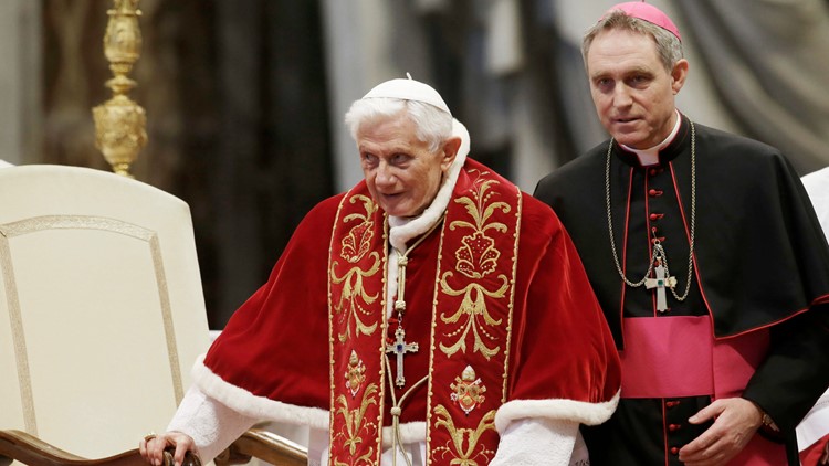 Memphians gather for Holy Hour to remember Pope Benedict XVI