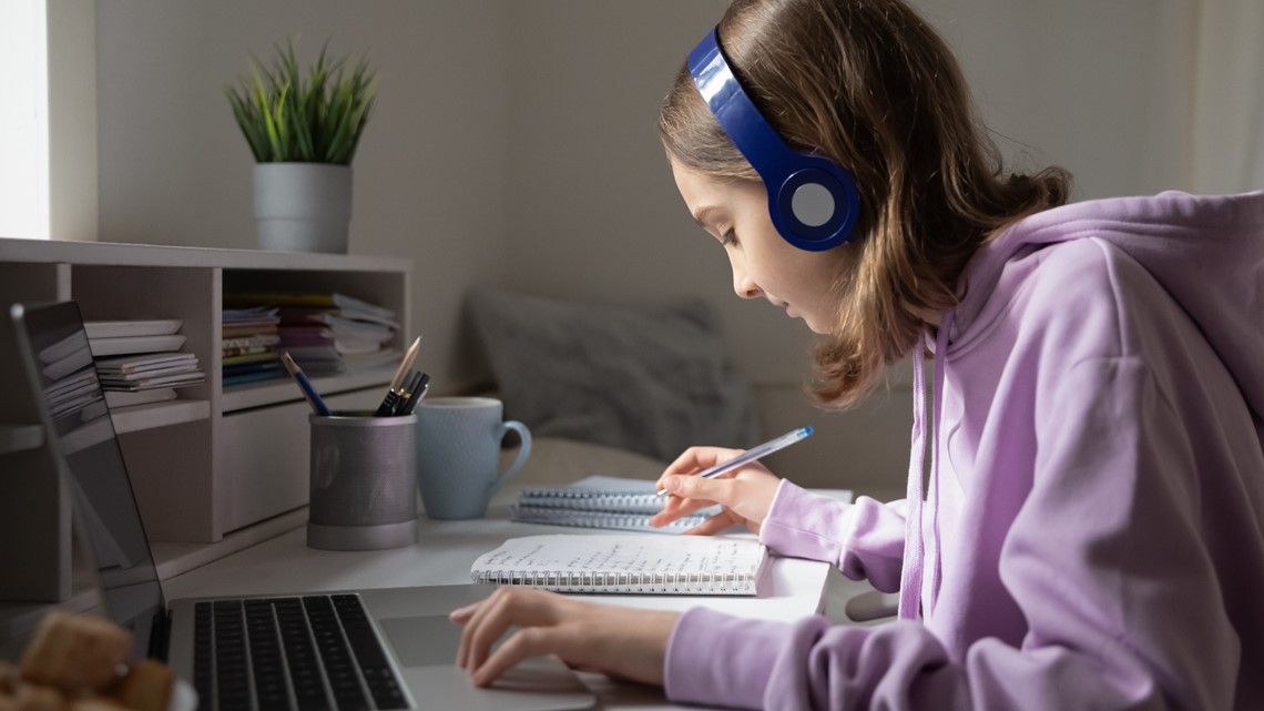 Collierville High parents, students scramble for virtual learning - Vimarsana News