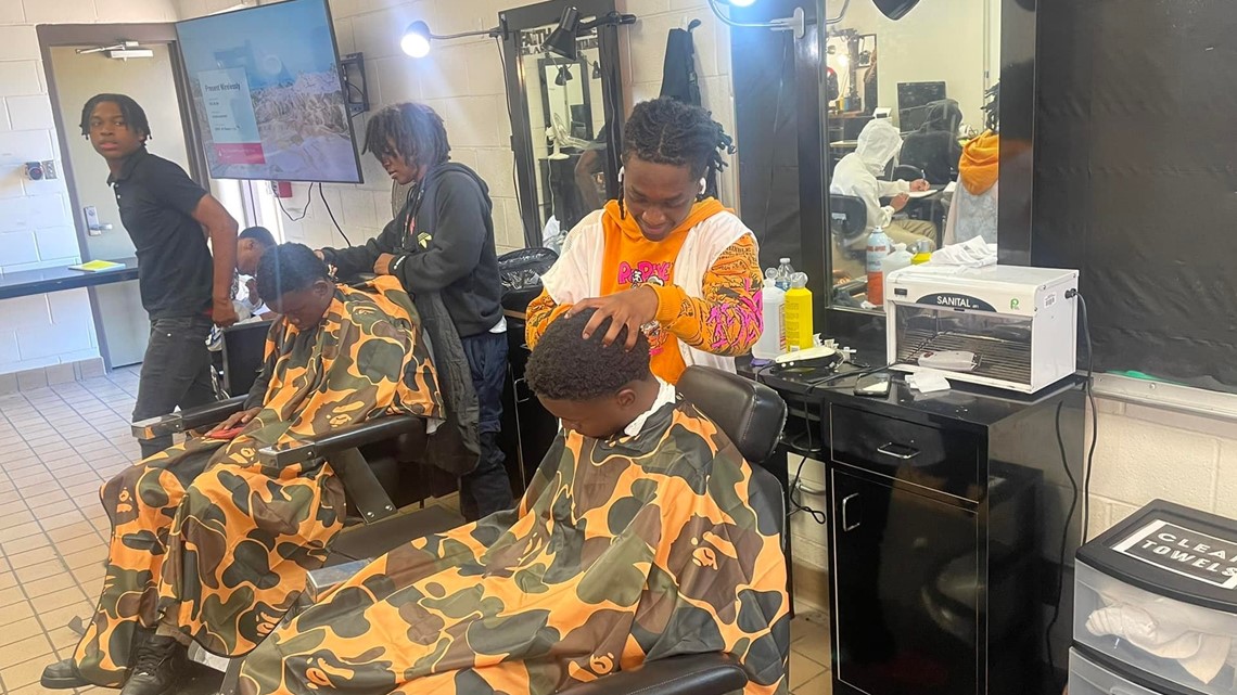 Free haircuts Whitehaven High School | localmemphis.com - Vimarsana News