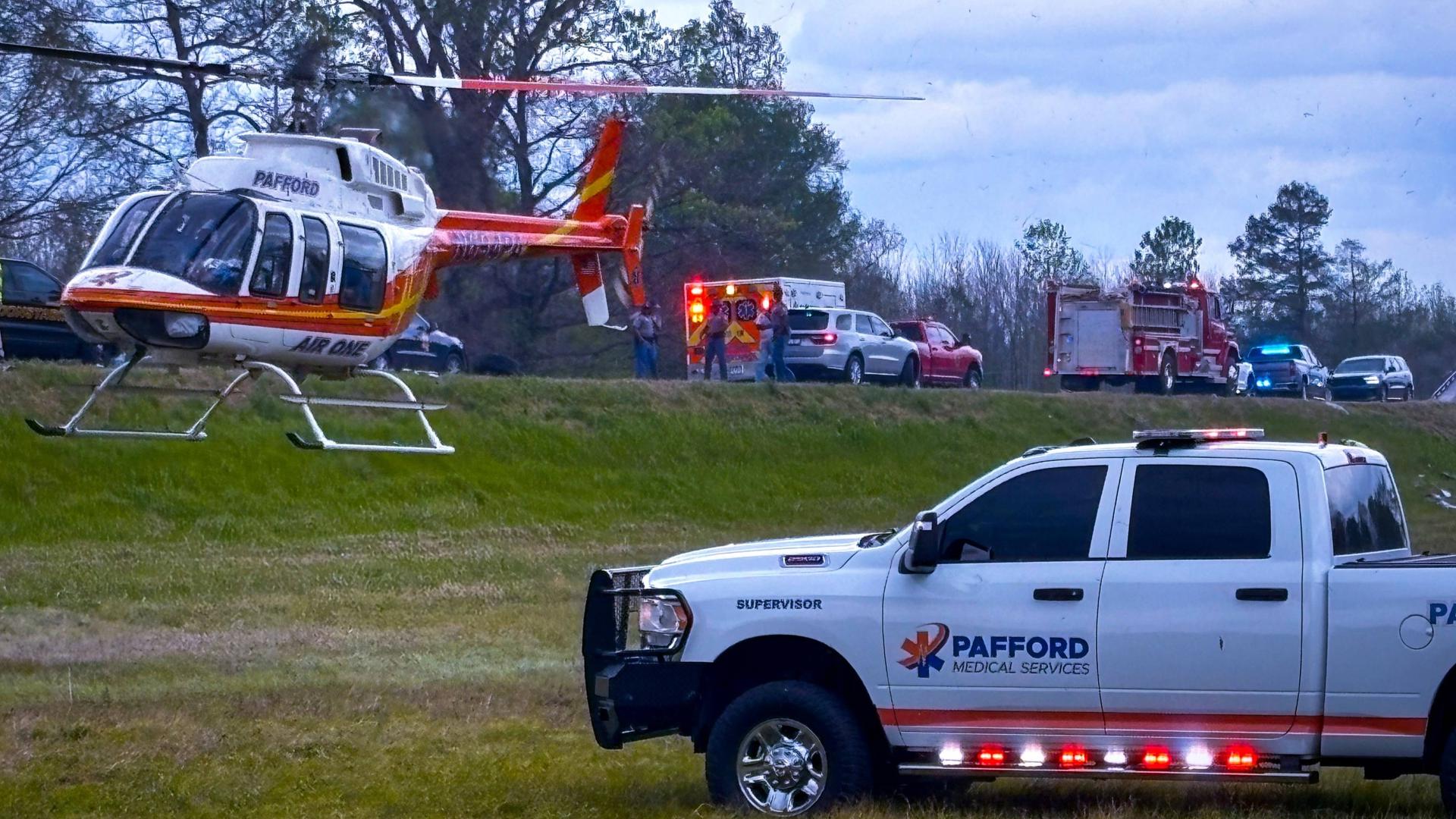 One dead, several injured following crash on Highway 6 in Mississippi ...