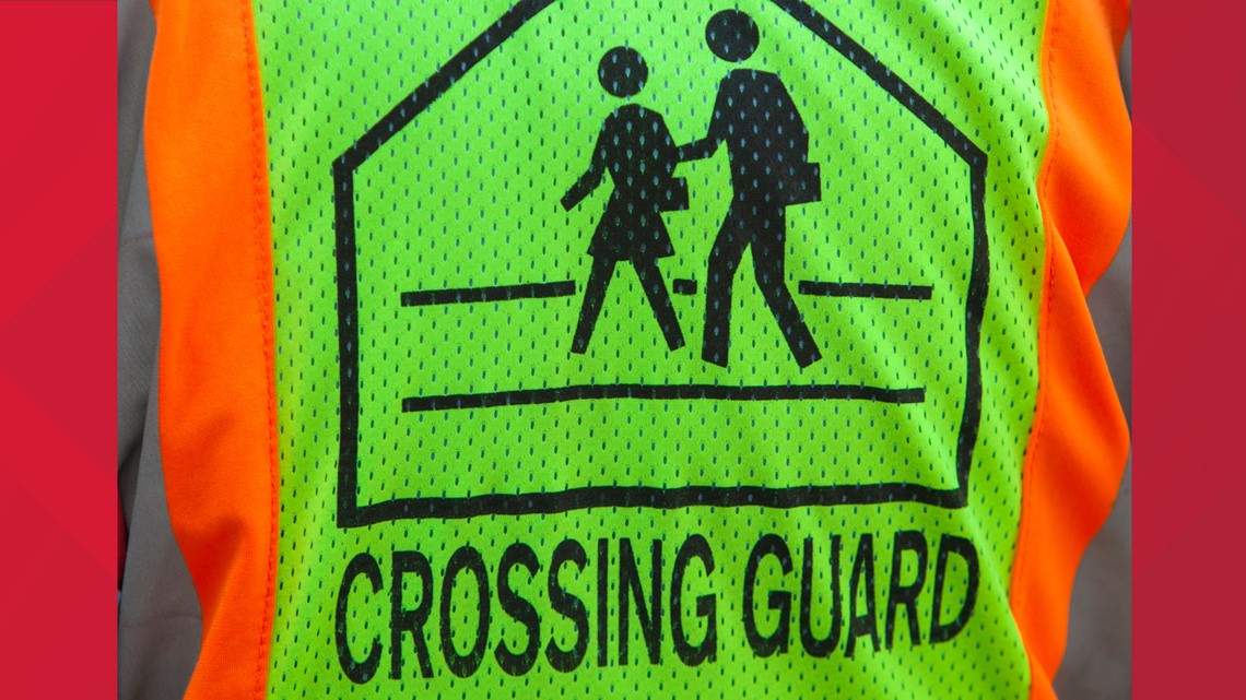 Driver wanted after school crossing guard hit in midtown Memphis - Vimarsana News