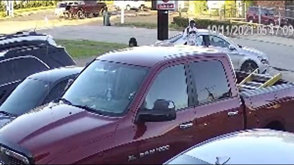 Video released of carjacking suspects wanted in Memphis