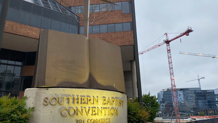 Top Southern Baptists agree to release secret list of abusers