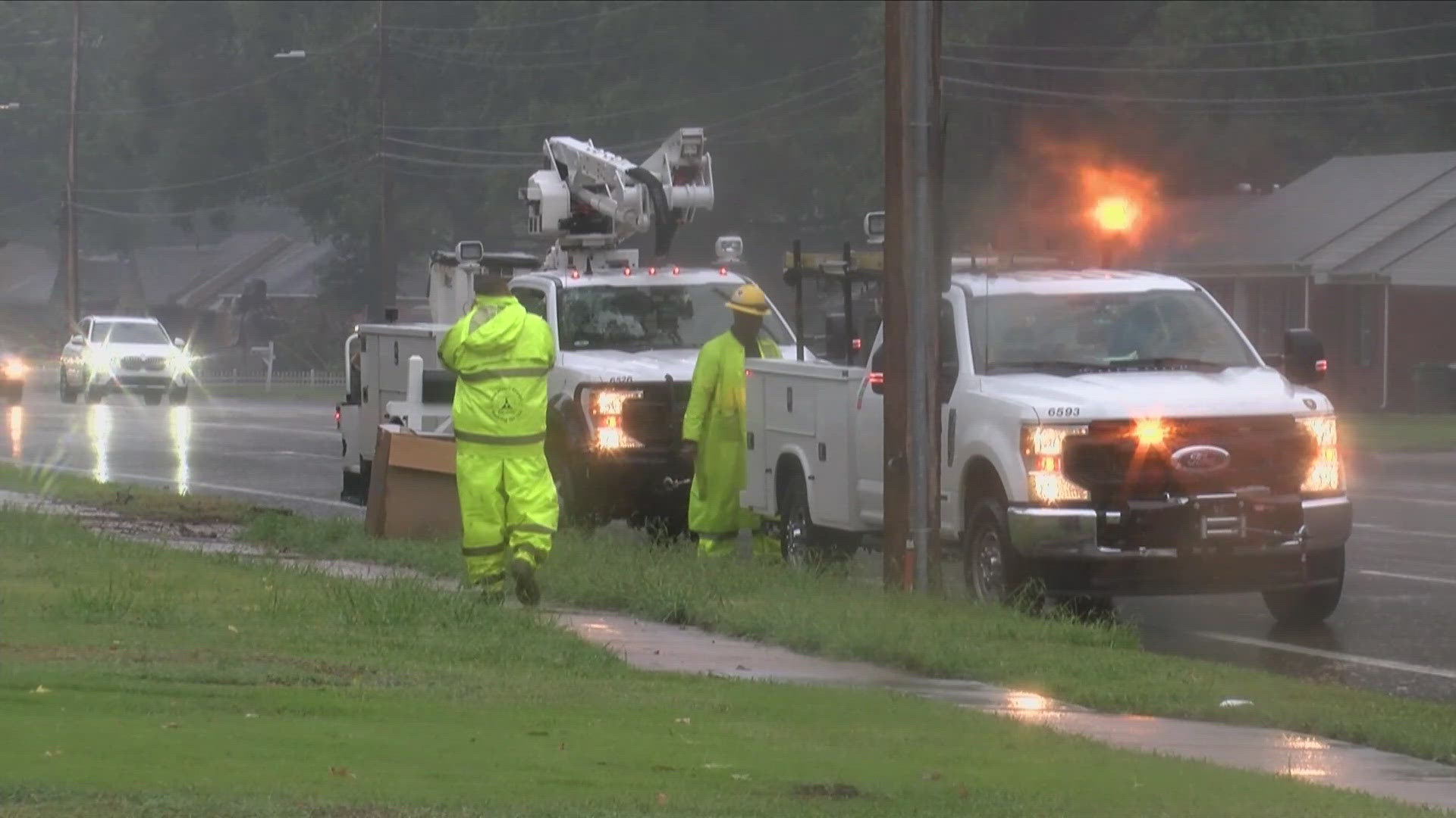 All throughout areas of the Mid-South, MLGW crews are working in the heavy rain trying to restore power to their customers.