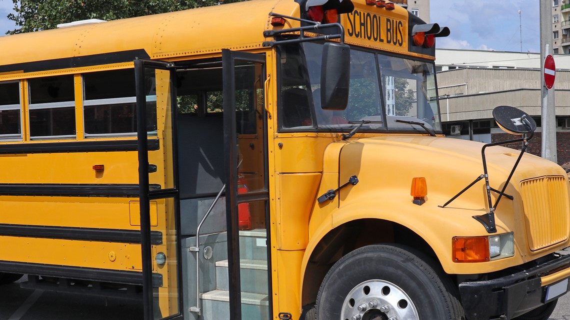 Mississippi school bus driver traps kids inside bus | localmemphis.com