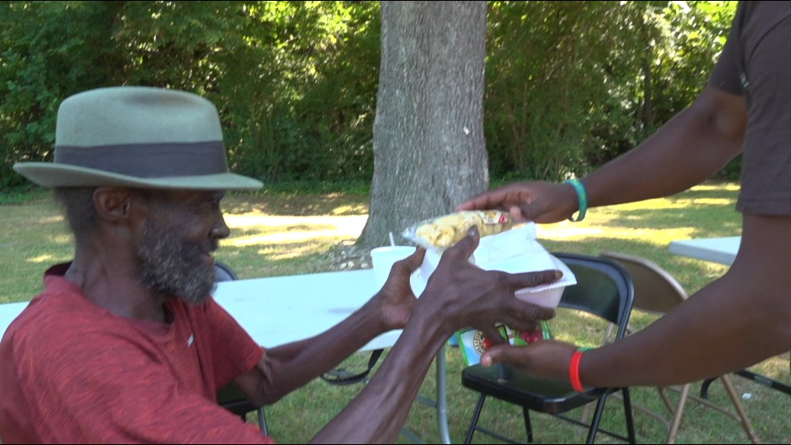 Tennessee woman provides Orange Mound residents free meals - Vimarsana News