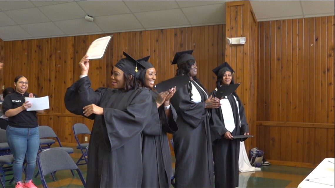 Shelby County inmates earn natural hair certification - Vimarsana News