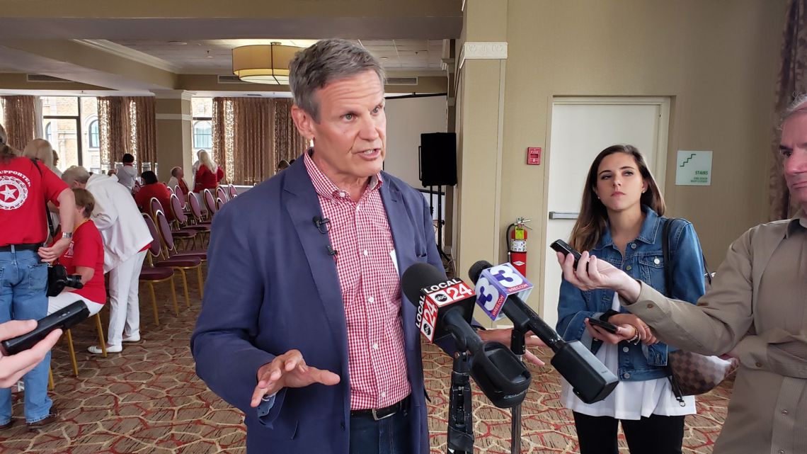 Tennessee Governor Bill Lee in Memphis with Gold Star Mothers ...