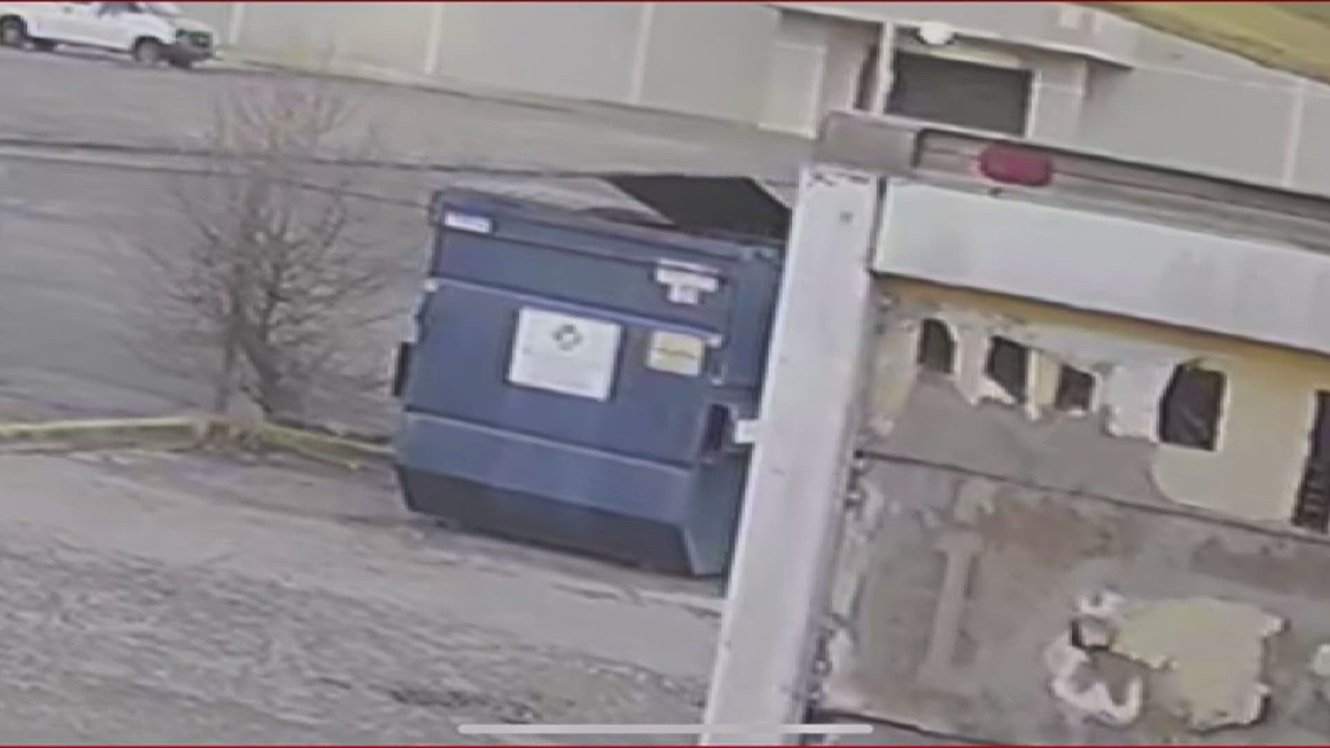 Baby found in dumpster behind Whitehaven business(00)