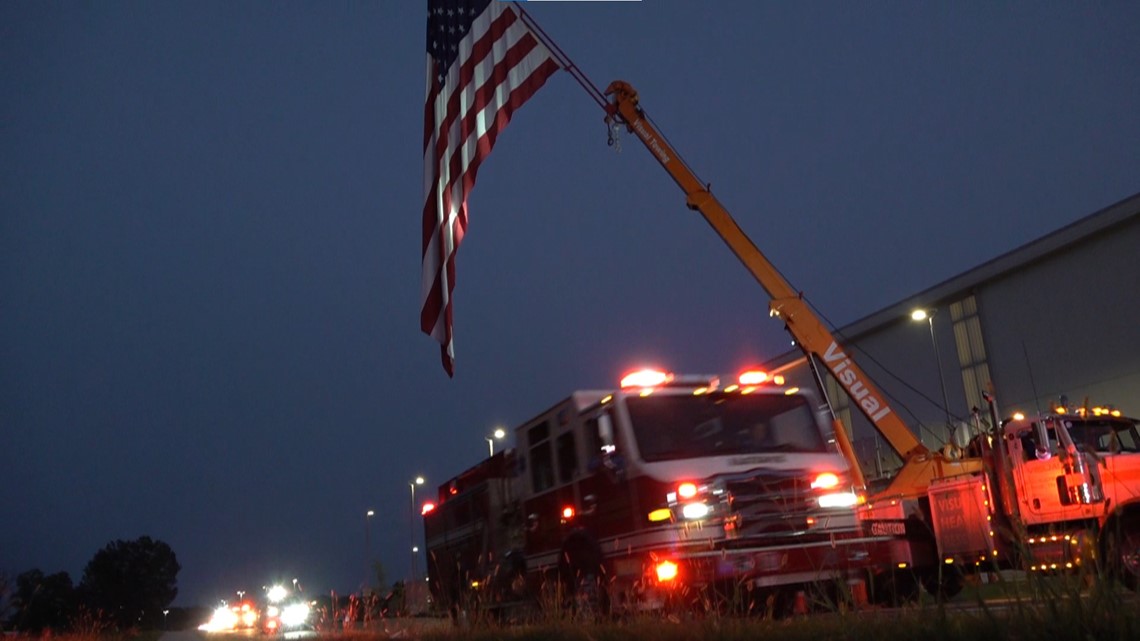 Mid-South Firefighters honor Lt. Norman in a 'Sea of Red' - Vimarsana News