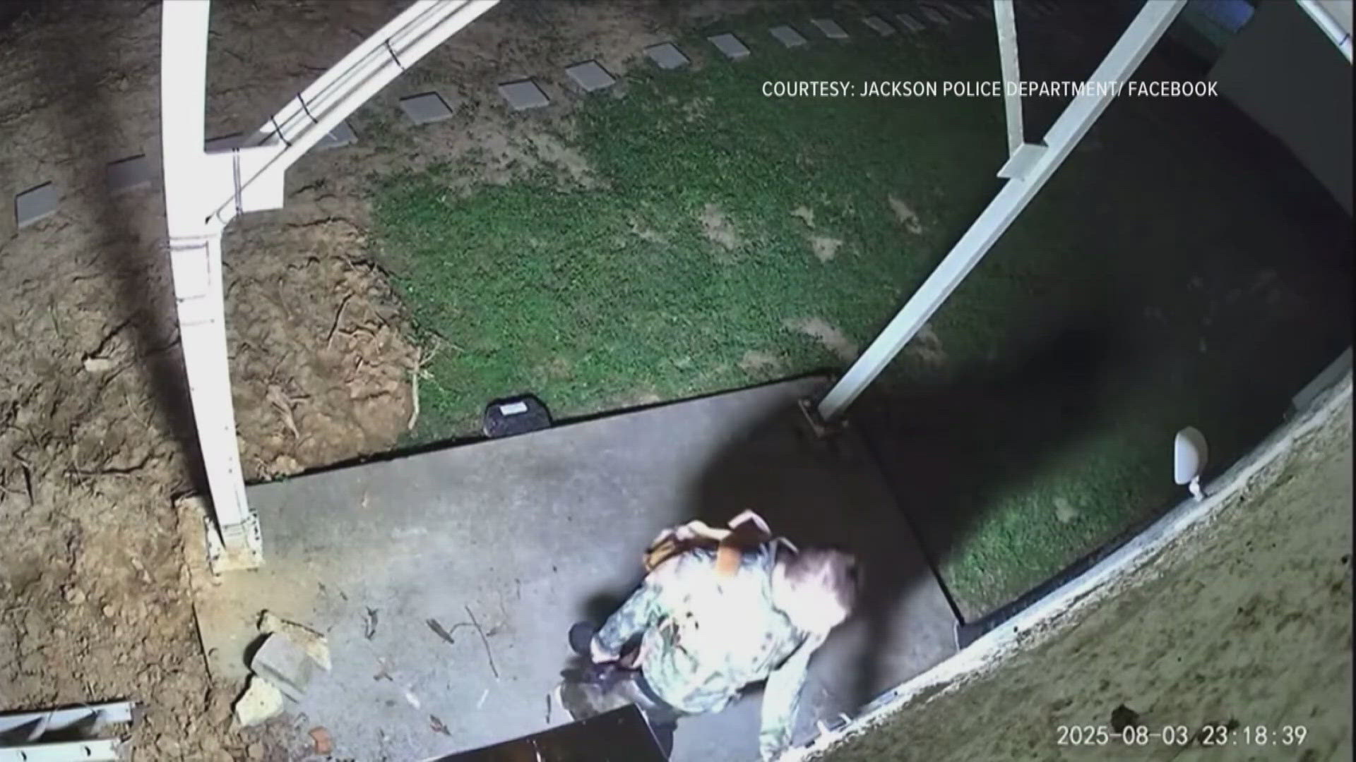 Manhunt for suspect on the run after 4 found dead in Lake County, Tenn