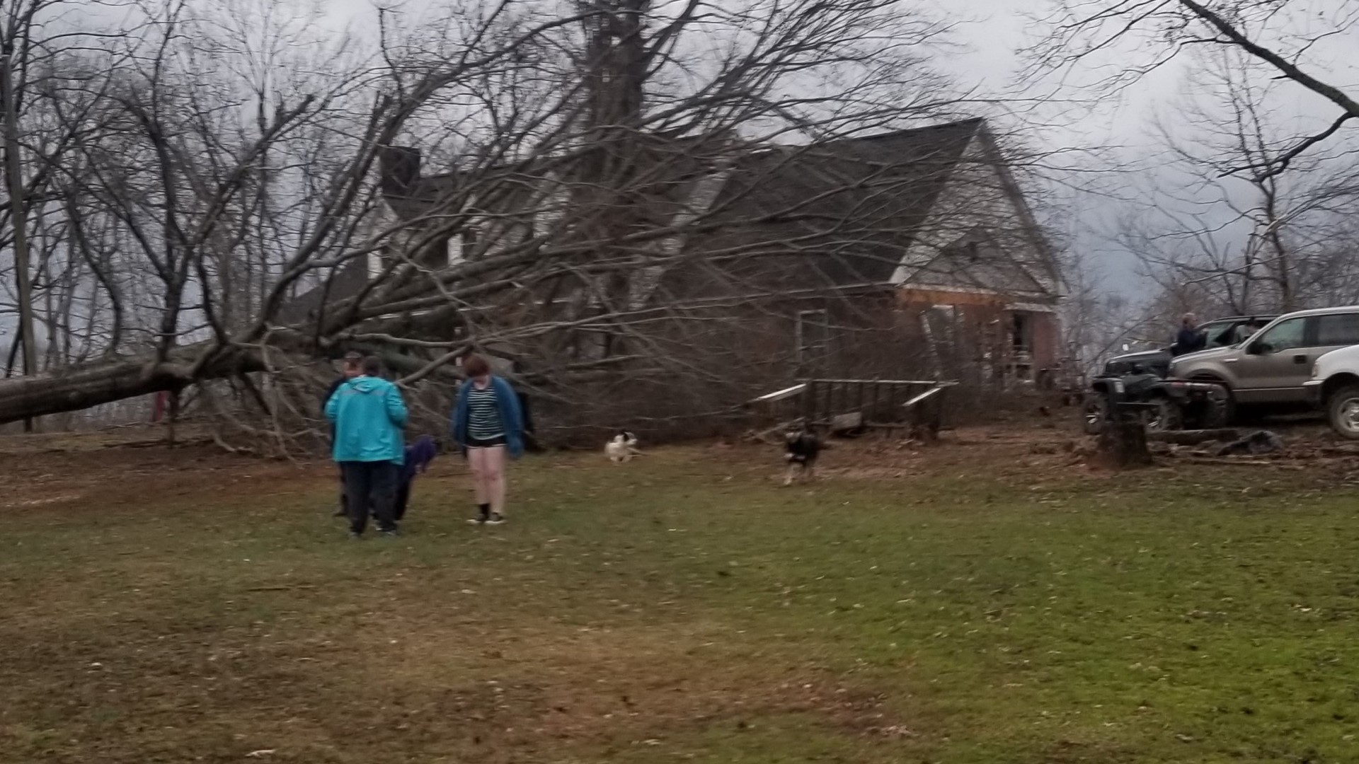 Possible tornado touches down near Gravestown, Mississippi