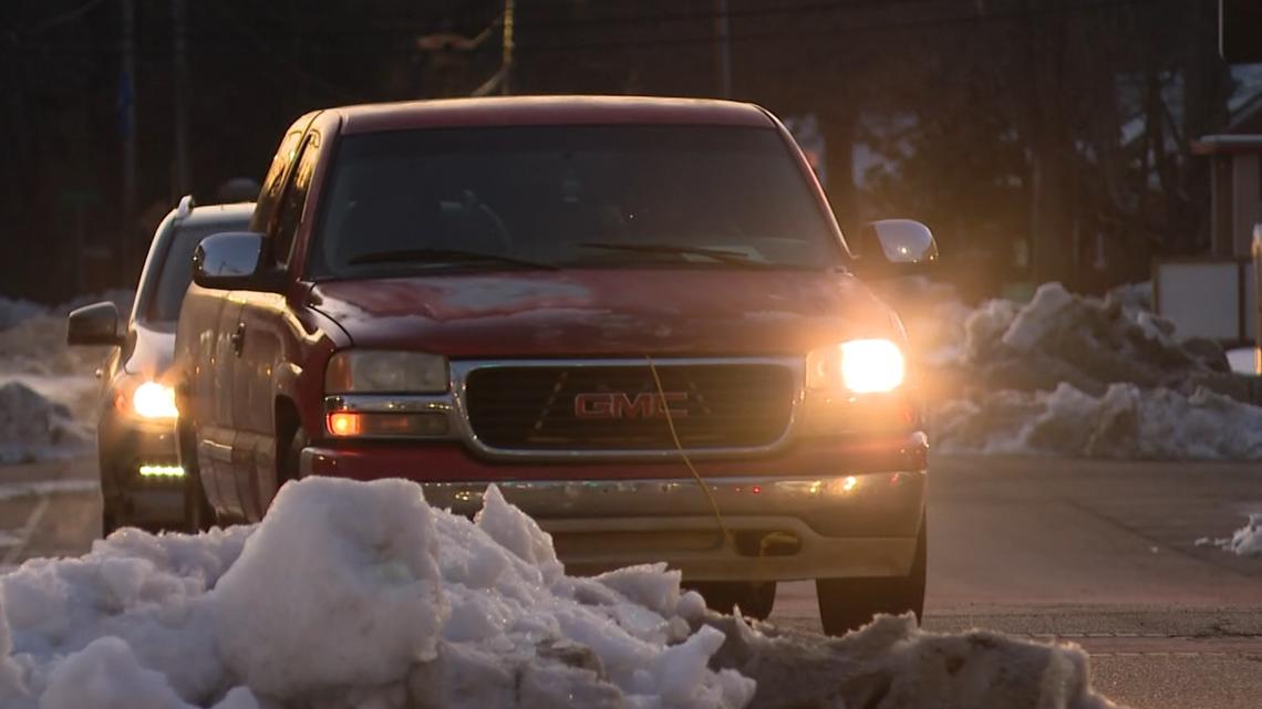 5 new winter weather-related deaths reported in Mississippi, 61,000 power outages remain