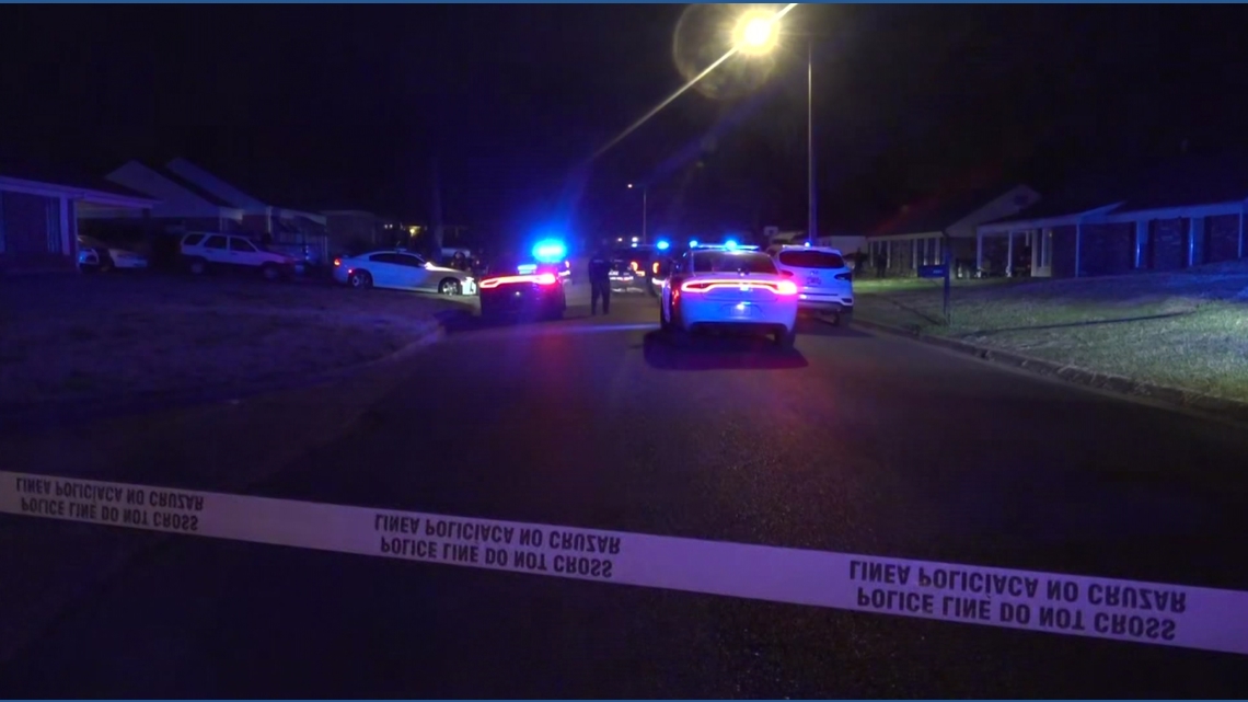 1 dead, 2 on the run after shooting at Raleigh home | localmemphis.com
